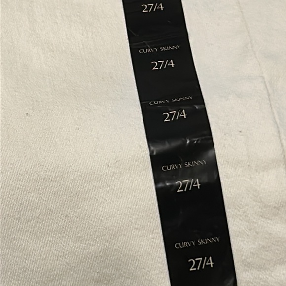 Banana Republic Women’s White Curvy Skinny Boyfriend Jeans. NWTs! - Picture 12 of 14